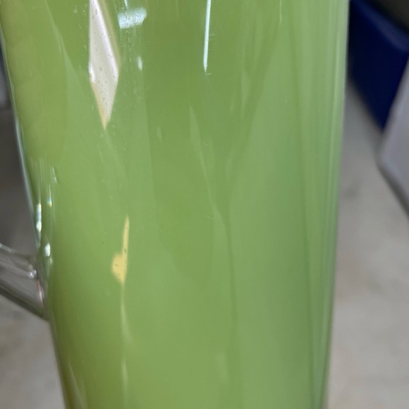 Pottery Barn Alfresco Acrylic Drink Pitcher  Green Vintage 2 Qt NWT Flawed - Picture 11 of 11